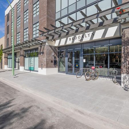 Brand New Luxury Downtown Near The Beach #13 Келоуна Екстериор снимка