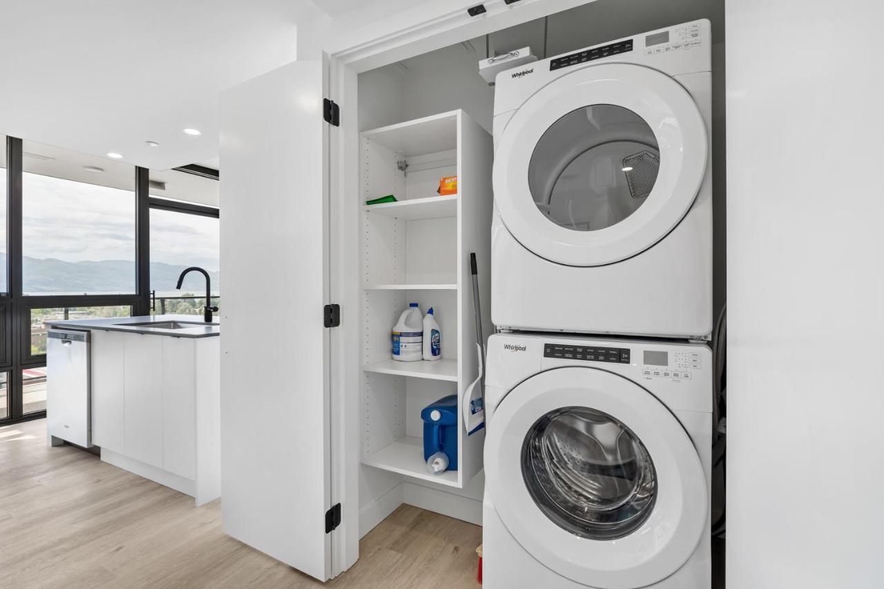 Brand New Luxury Downtown Near The Beach #13 Келоуна Екстериор снимка