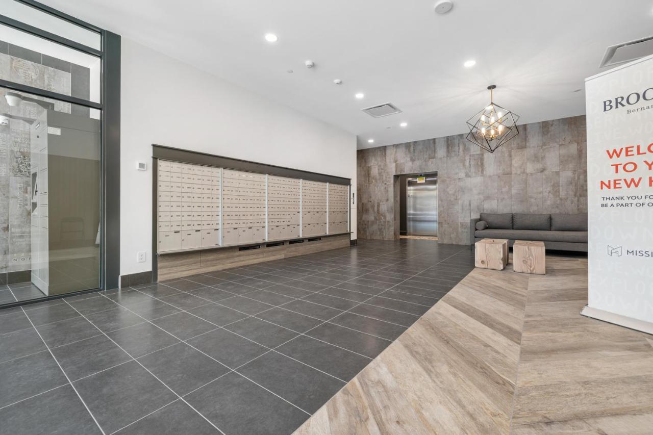 Brand New Luxury Downtown Near The Beach #13 Келоуна Екстериор снимка