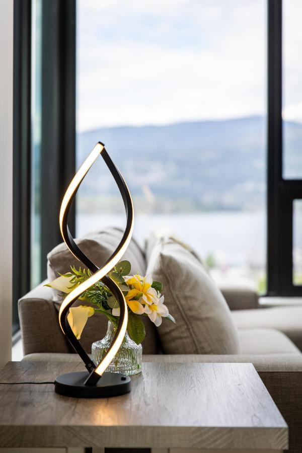 Brand New Luxury Downtown Near The Beach #13 Келоуна Екстериор снимка